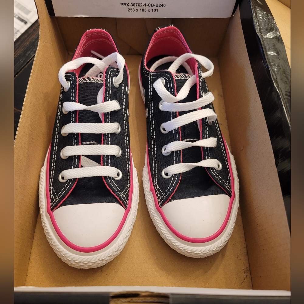 Girls Converse